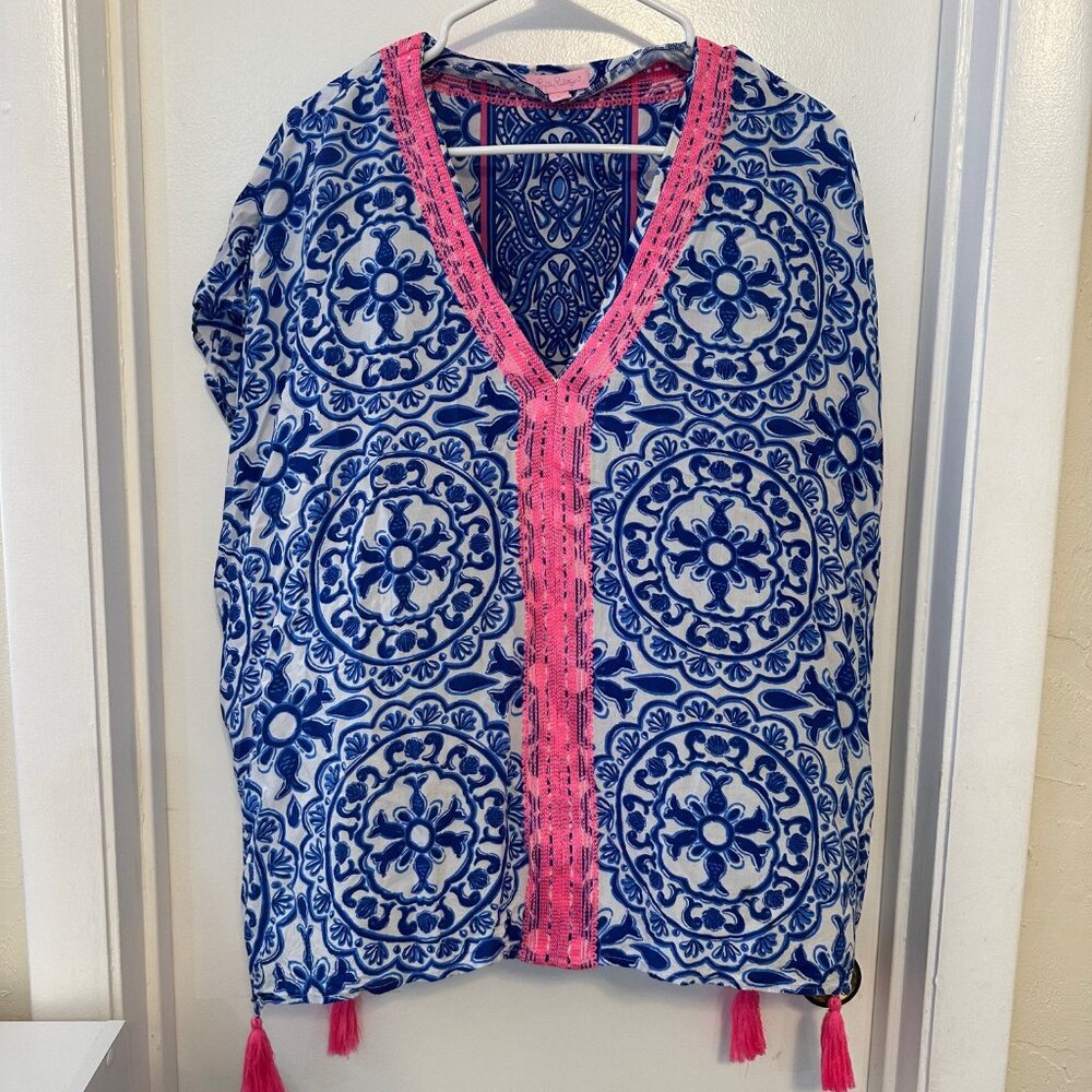 Lilly Pulitzer L/XL Blue, White, and Pink Caftan Style Top Used Condition